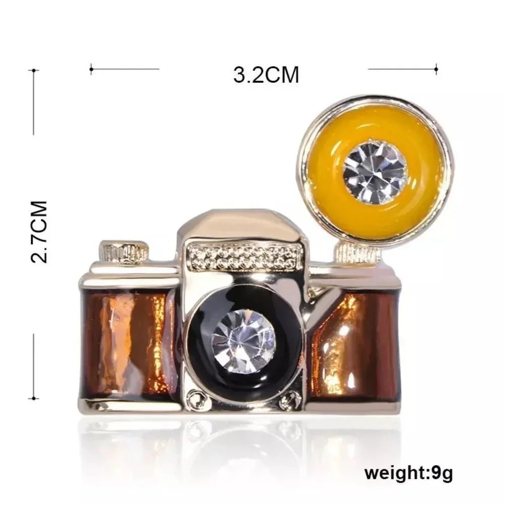 VQ Camera Brooch - Picture 5 of 6